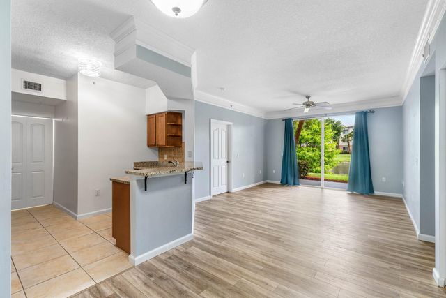 10106 W Myrtlewood Cir Circle W, Palm Beach Gardens, FL 33418
