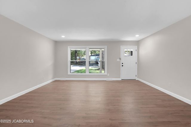 713 BELMONT DRIVE, Jefferson City, MO 65109