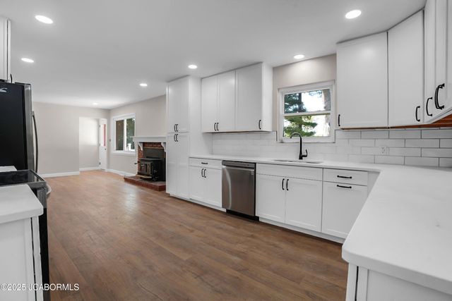 713 BELMONT DRIVE, Jefferson City, MO 65109