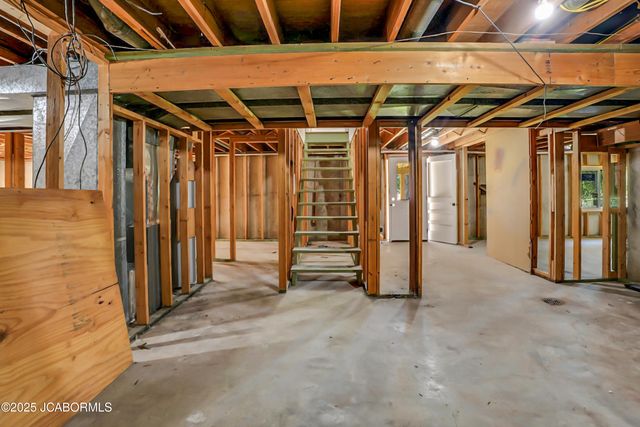 713 BELMONT DRIVE, Jefferson City, MO 65109