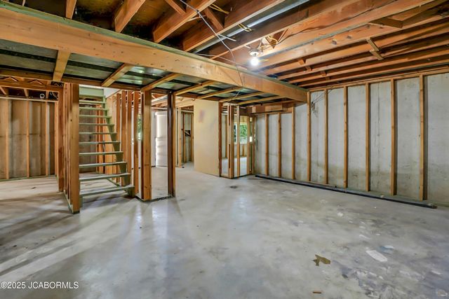 713 BELMONT DRIVE, Jefferson City, MO 65109