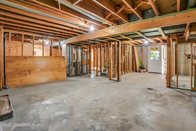 713 BELMONT DRIVE, Jefferson City, MO 65109