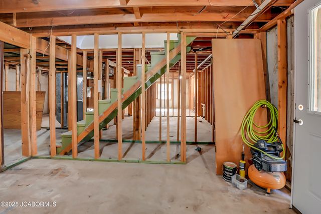 713 BELMONT DRIVE, Jefferson City, MO 65109