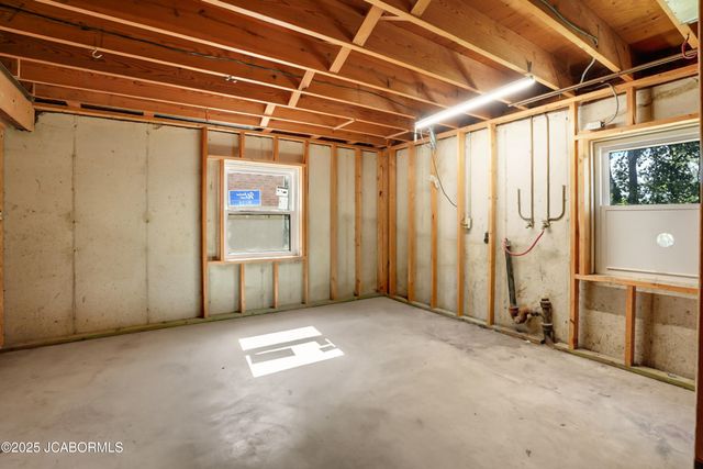 713 BELMONT DRIVE, Jefferson City, MO 65109