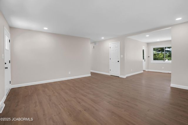 713 BELMONT DRIVE, Jefferson City, MO 65109