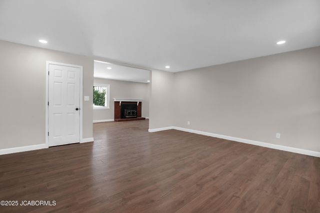 713 BELMONT DRIVE, Jefferson City, MO 65109