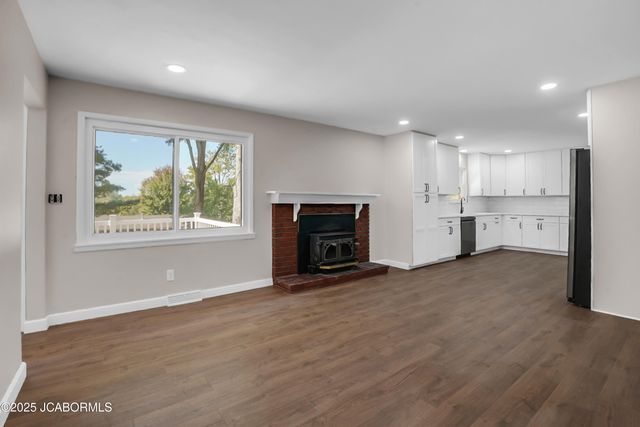 713 BELMONT DRIVE, Jefferson City, MO 65109