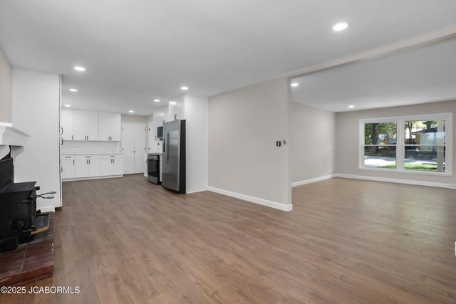 713 BELMONT DRIVE, Jefferson City, MO 65109