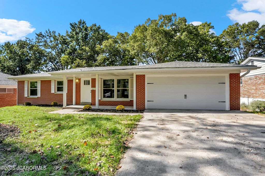 713 BELMONT DRIVE, Jefferson City, MO 65109