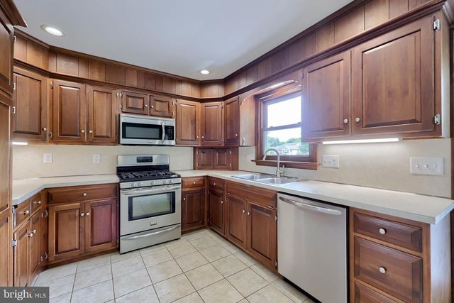 131 S OAK ST, Lititz, PA 17543