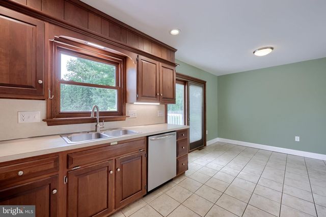 131 S OAK ST, Lititz, PA 17543