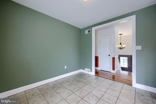 131 S OAK ST, Lititz, PA 17543