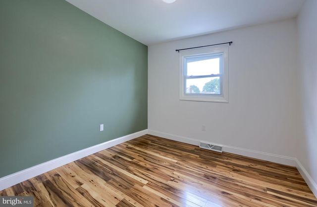 131 S OAK ST, Lititz, PA 17543