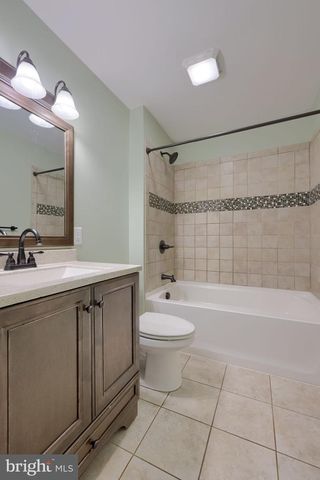 131 S OAK ST, Lititz, PA 17543