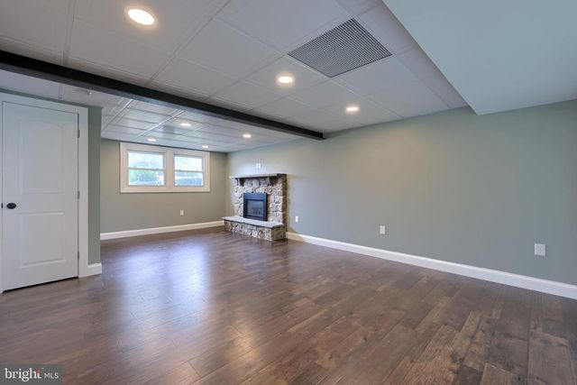 131 S OAK ST, Lititz, PA 17543