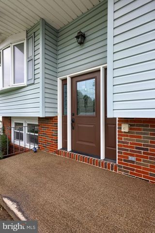 131 S OAK ST, Lititz, PA 17543