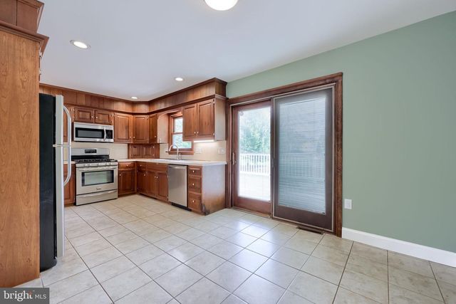 131 S OAK ST, Lititz, PA 17543
