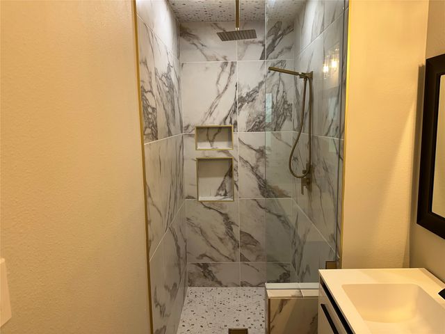 149 Parkwood Avenue, Arlington, TX 76013