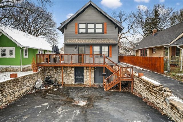 5820 Prospect Avenue, Kansas City, MO 64130