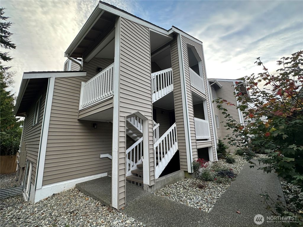 1410 W Casino Road #26, Everett, WA 98204