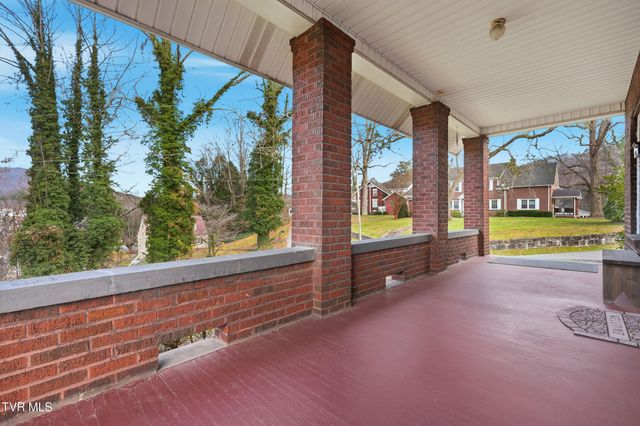 15 South Proctor Circle, Big Stone Gap, VA 24219