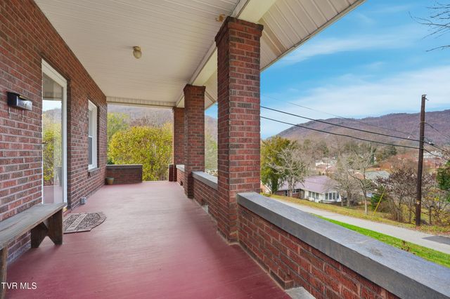 15 South Proctor Circle, Big Stone Gap, VA 24219