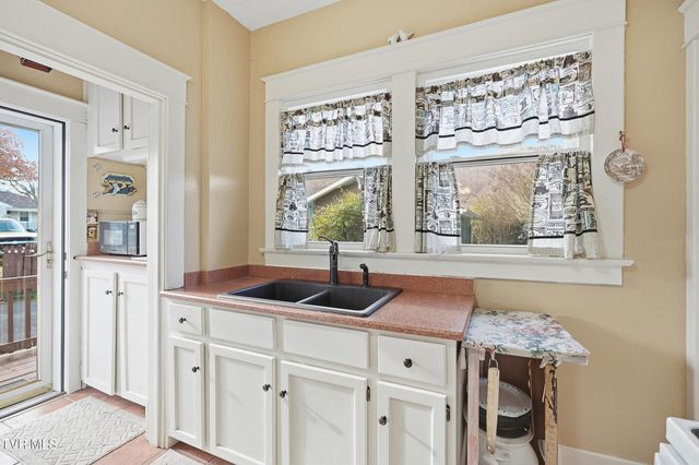 15 South Proctor Circle, Big Stone Gap, VA 24219