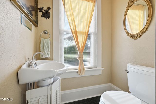 15 South Proctor Circle, Big Stone Gap, VA 24219