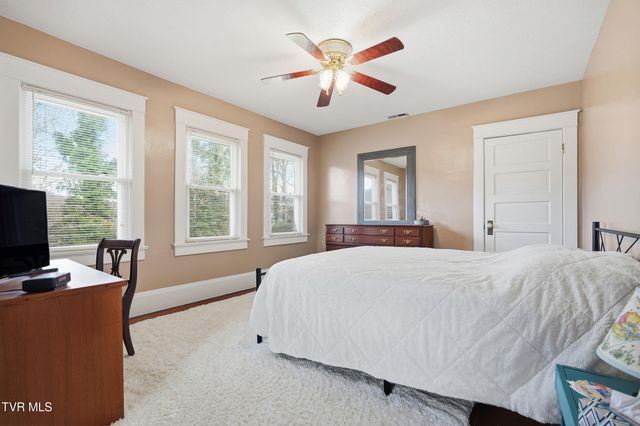 15 South Proctor Circle, Big Stone Gap, VA 24219