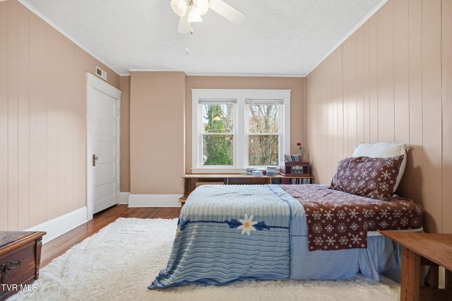 15 South Proctor Circle, Big Stone Gap, VA 24219