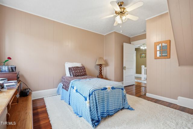 15 South Proctor Circle, Big Stone Gap, VA 24219