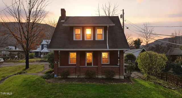 15 South Proctor Circle, Big Stone Gap, VA 24219