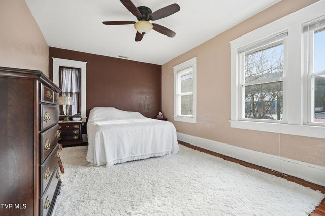 15 South Proctor Circle, Big Stone Gap, VA 24219