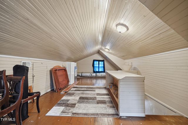 15 South Proctor Circle, Big Stone Gap, VA 24219