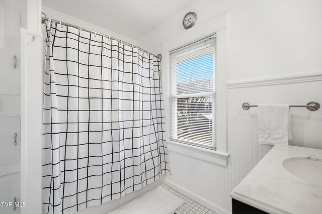 15 South Proctor Circle, Big Stone Gap, VA 24219