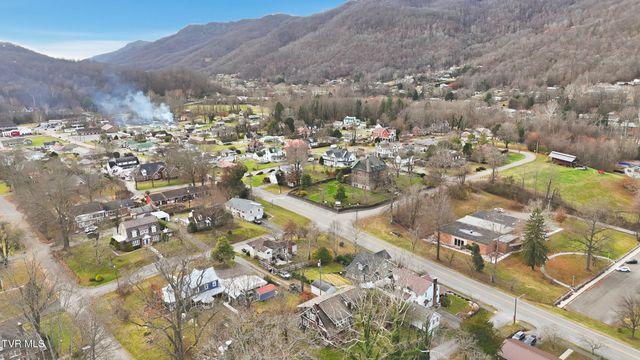15 South Proctor Circle, Big Stone Gap, VA 24219