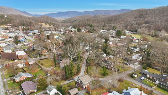 15 South Proctor Circle, Big Stone Gap, VA 24219