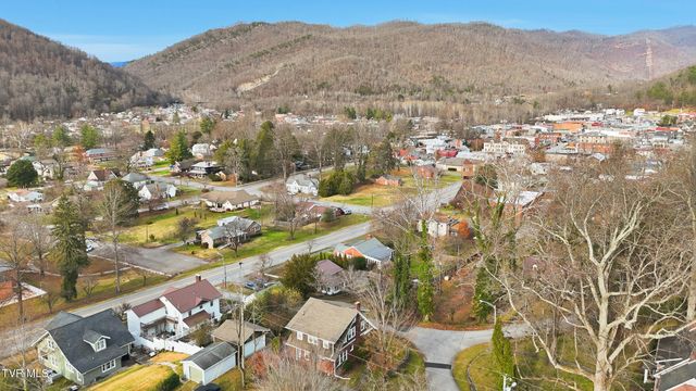 15 South Proctor Circle, Big Stone Gap, VA 24219