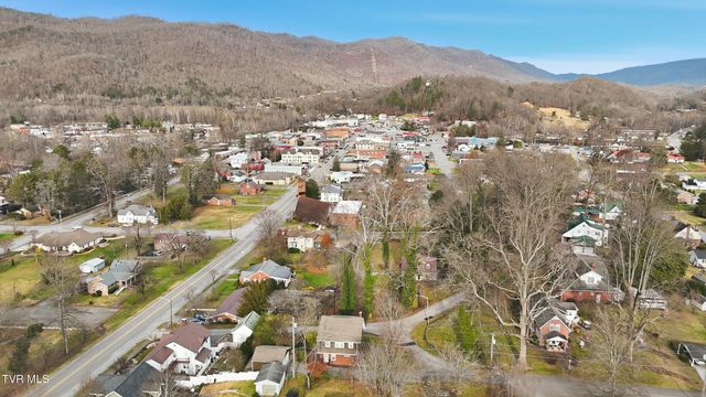 15 South Proctor Circle, Big Stone Gap, VA 24219