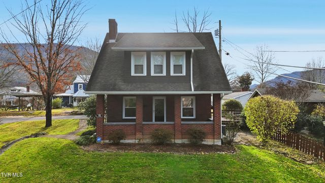 15 South Proctor Circle, Big Stone Gap, VA 24219