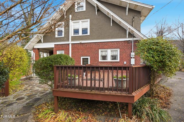 15 South Proctor Circle, Big Stone Gap, VA 24219