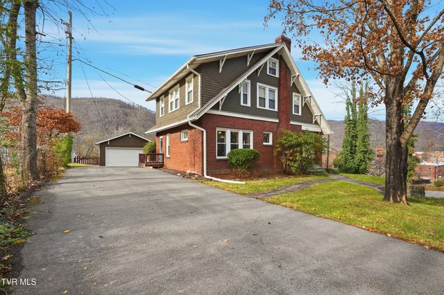 15 South Proctor Circle, Big Stone Gap, VA 24219