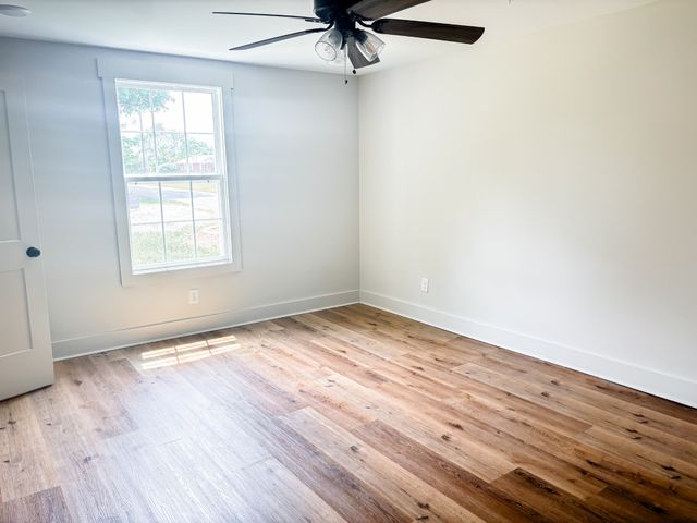 400 Circle Dr, Estill Springs, TN 37330