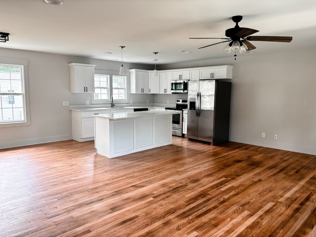 400 Circle Dr, Estill Springs, TN 37330