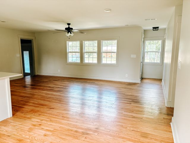 400 Circle Dr, Estill Springs, TN 37330