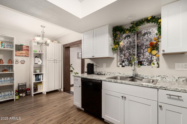 4607 W NORTHVIEW Avenue, Glendale, AZ 85301