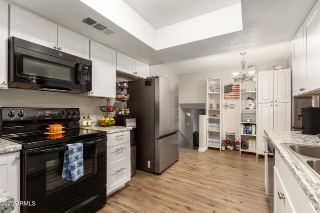 4607 W NORTHVIEW Avenue, Glendale, AZ 85301