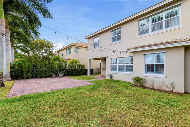 9572 Phipps Lane, Wellington, FL 33414