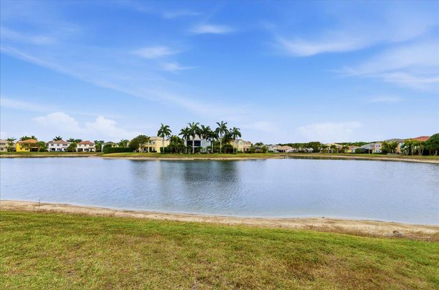 9572 Phipps Lane, Wellington, FL 33414