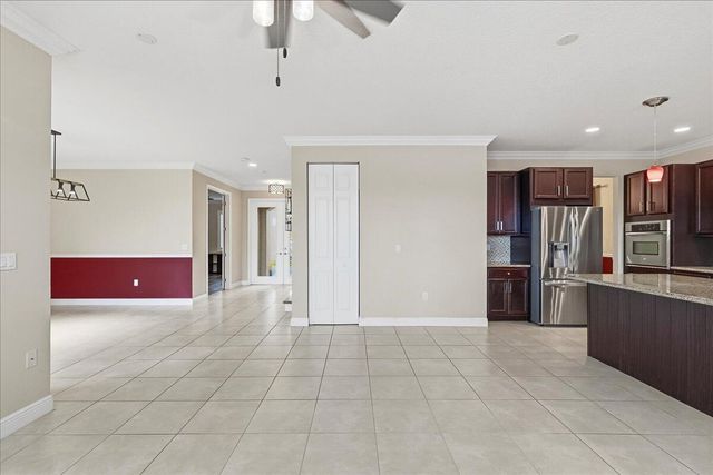 9572 Phipps Lane, Wellington, FL 33414